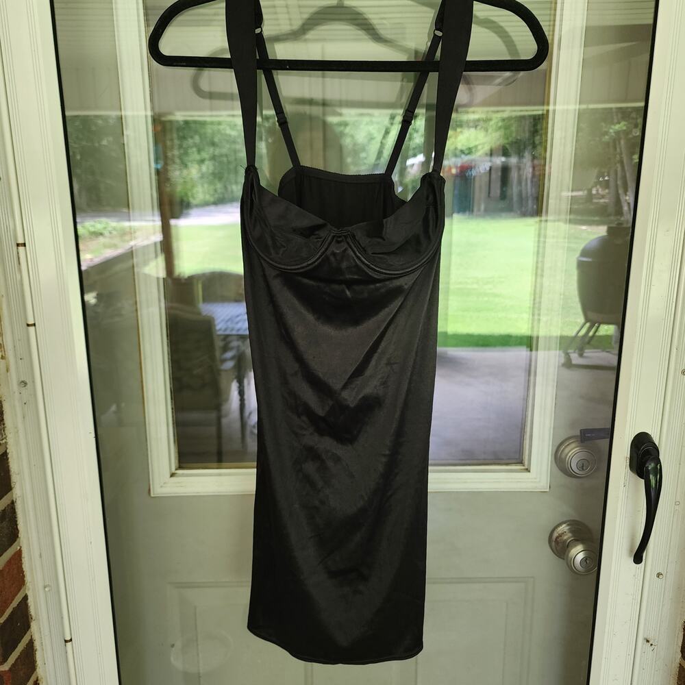 Vintage Victoria's Secret Small Black Slip/Gown Underwire Cup Adj Straps Stretch - Picture 3 of 6